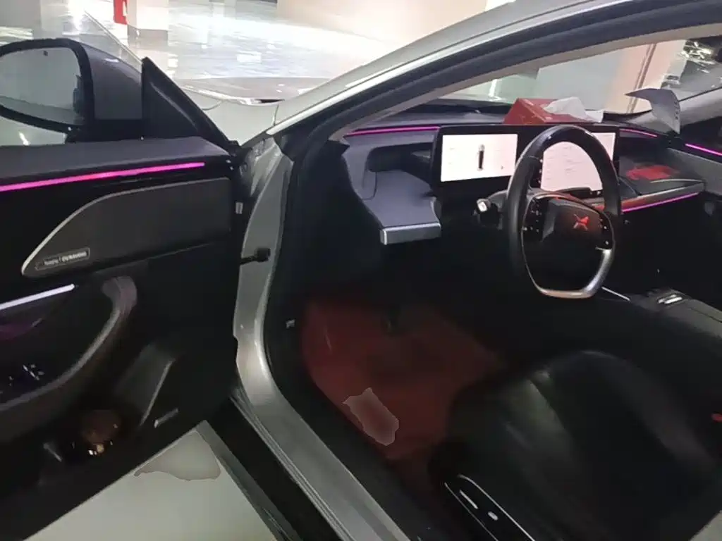 XPeng P7 — миниатюра 16