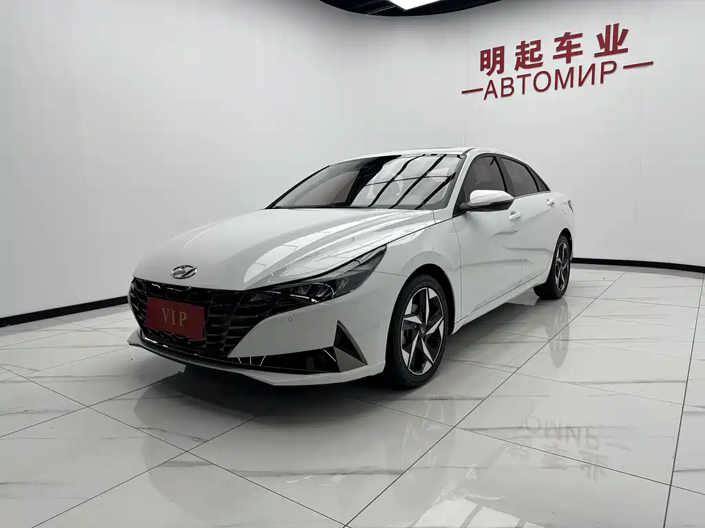 Hyundai Elantra 2022 1.5L CVT LUX Luxury