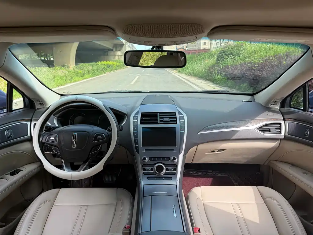 Lincoln MKZ — миниатюра 4