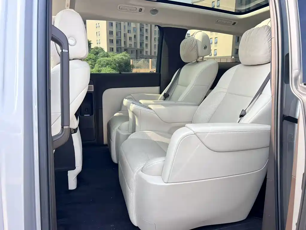 Li Auto Li MEGA — миниатюра 5