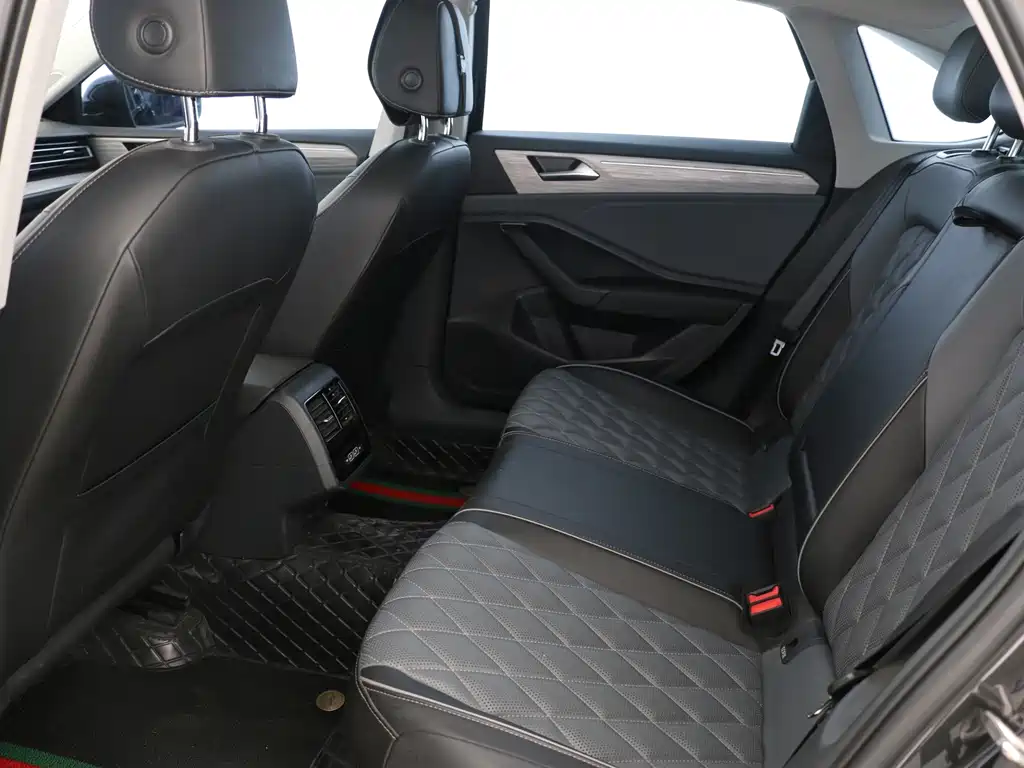 Volkswagen Sagitar — миниатюра 10