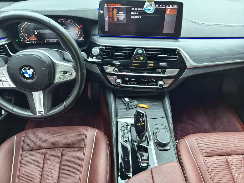 BMW 5 Series — миниатюра 9