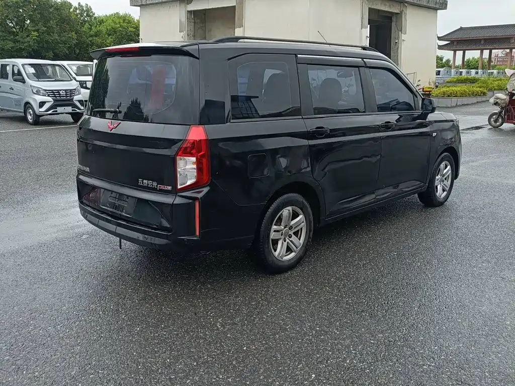 Wuling Hongguang PLUS — миниатюра 5