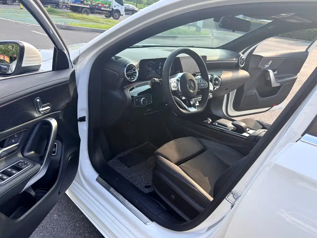 Mercedes-Benz A-Class — миниатюра 10