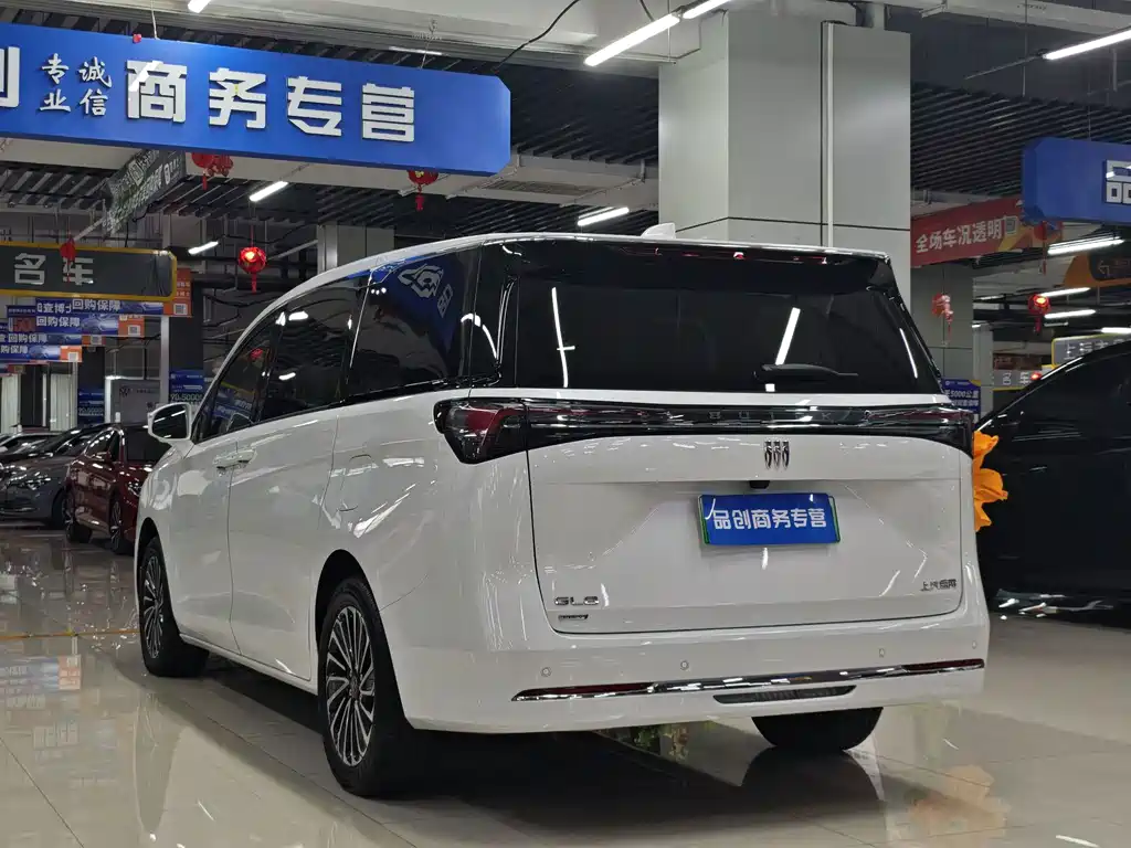 Buick GL8 Hybrid — миниатюра 7