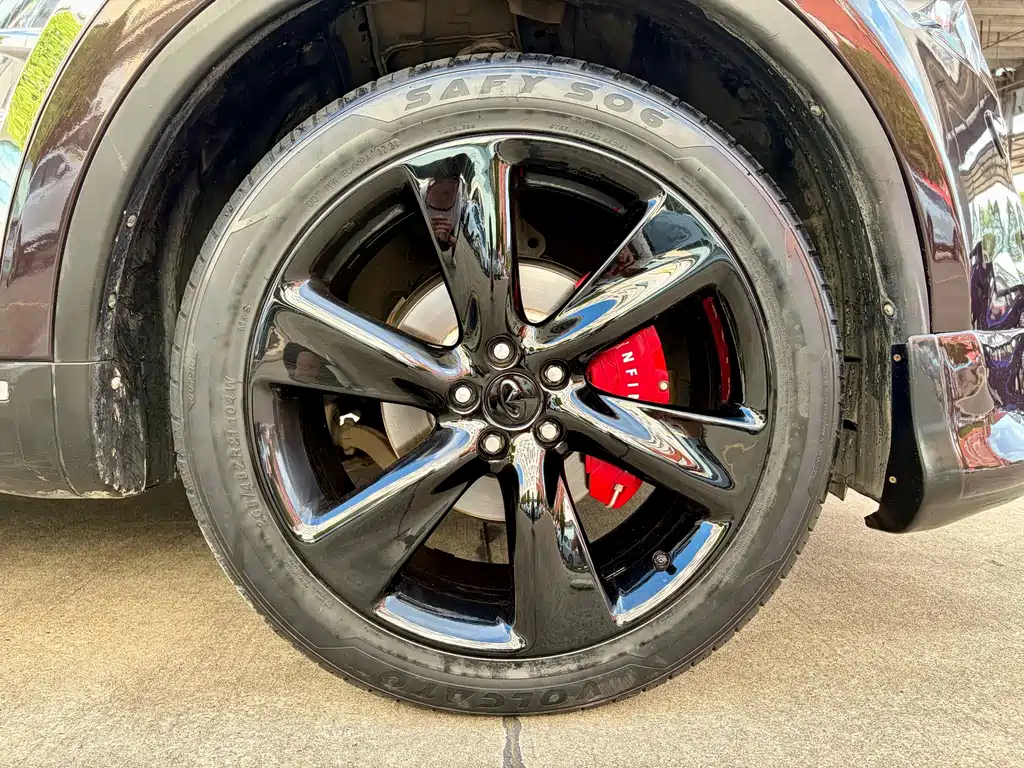 Infiniti QX70 — миниатюра 14