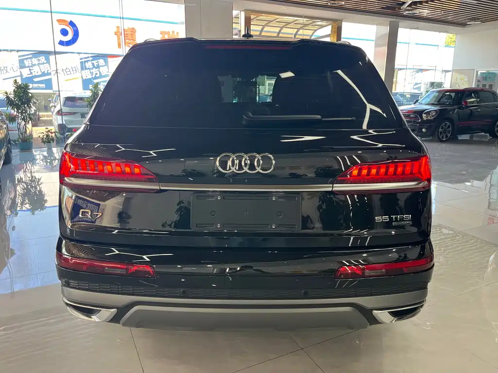 Audi Q7 — миниатюра 4
