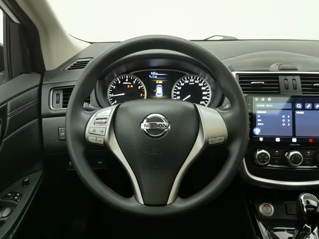Nissan Tiida — миниатюра 11
