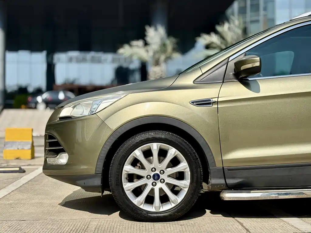 Ford Kuga — миниатюра 19