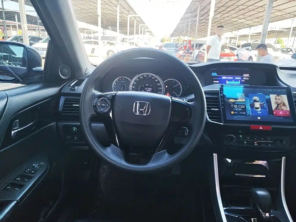 Honda Accord — миниатюра 11