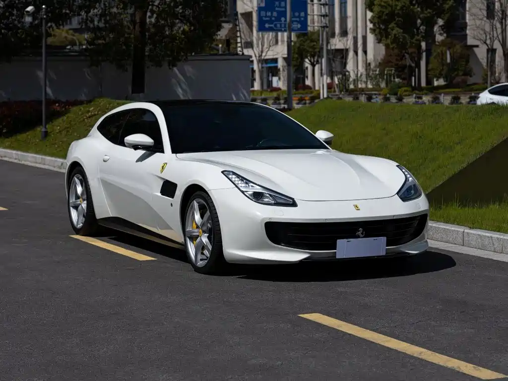 Ferrari GTC4Lusso — миниатюра 3