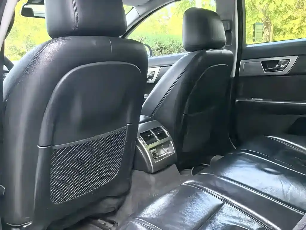 Jaguar XF — миниатюра 8