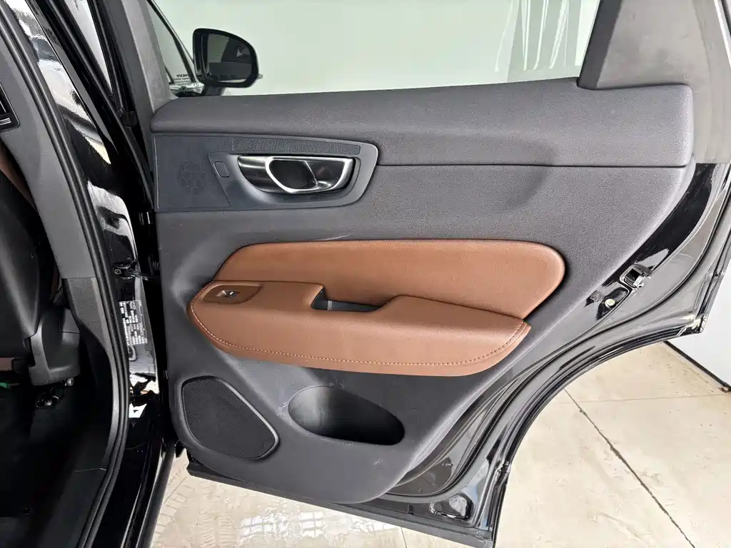 Volvo XC60 — миниатюра 24