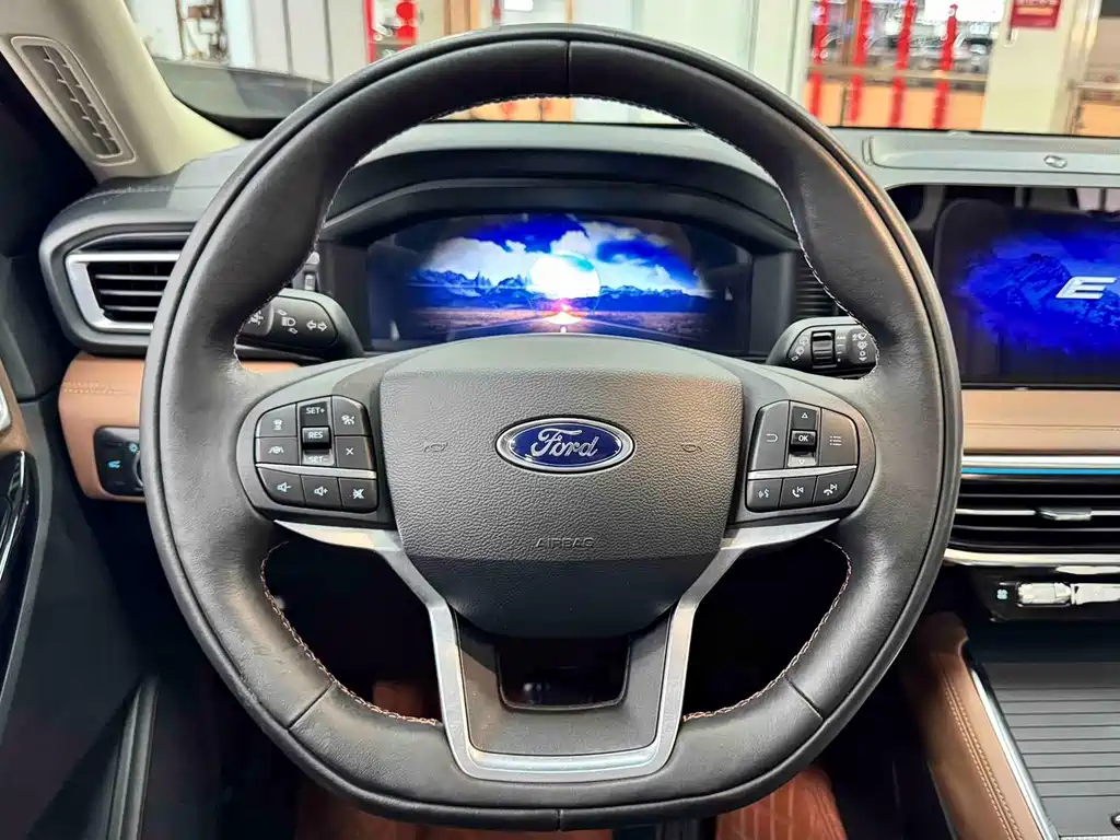 Ford Explorer — миниатюра 9