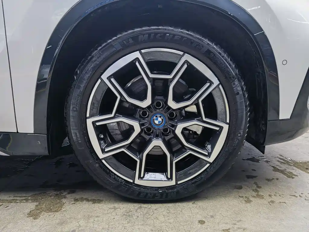 BMW iX1 — миниатюра 18