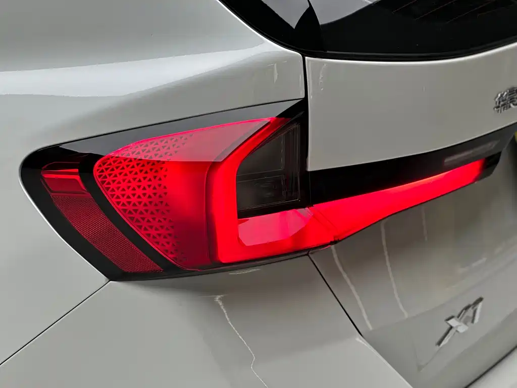 BMW X1 — миниатюра 17