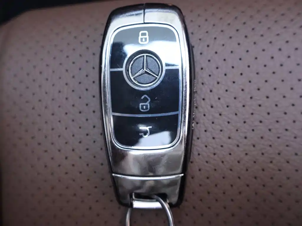 Mercedes-Benz GLE (Import) — миниатюра 26