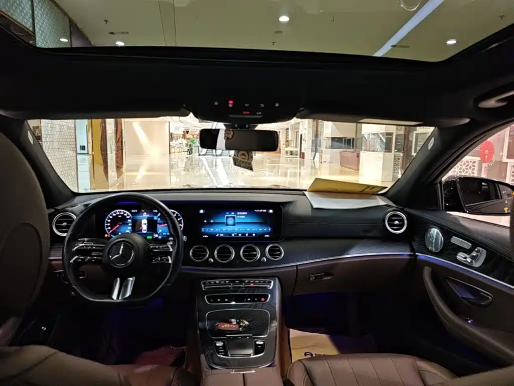Mercedes-Benz E-Class (Import) — миниатюра 18
