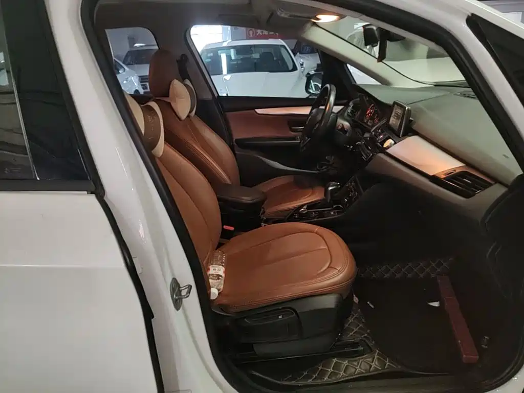 BMW 2 Series Active Tourer — миниатюра 25