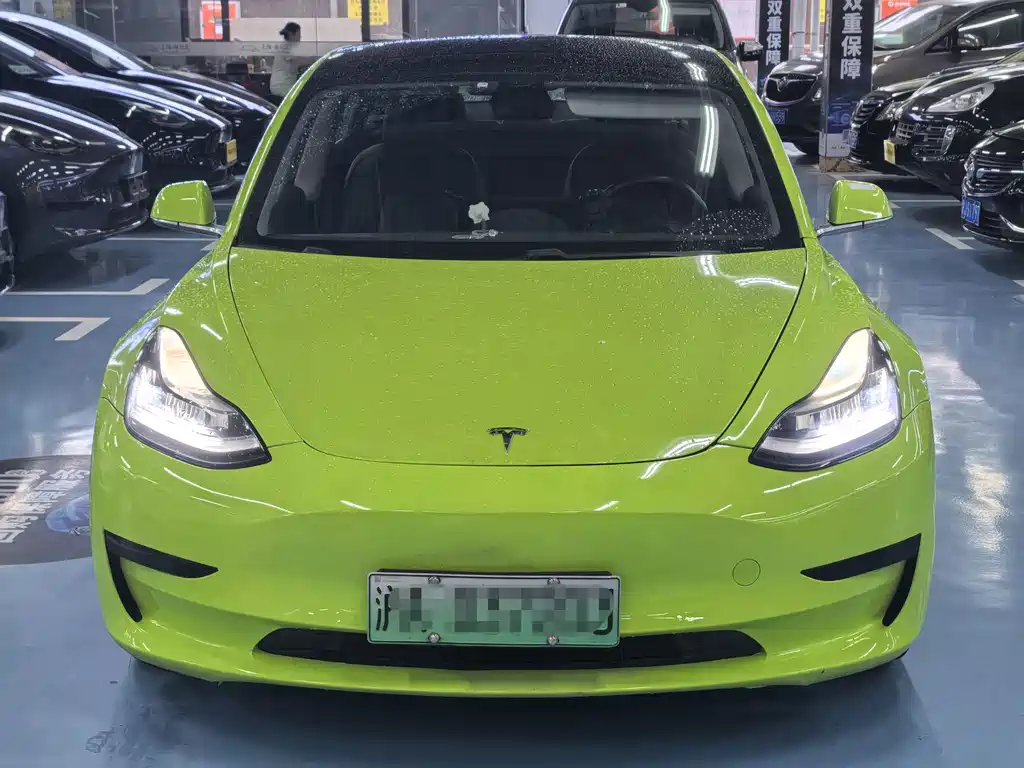 Tesla Model 3 — миниатюра 3