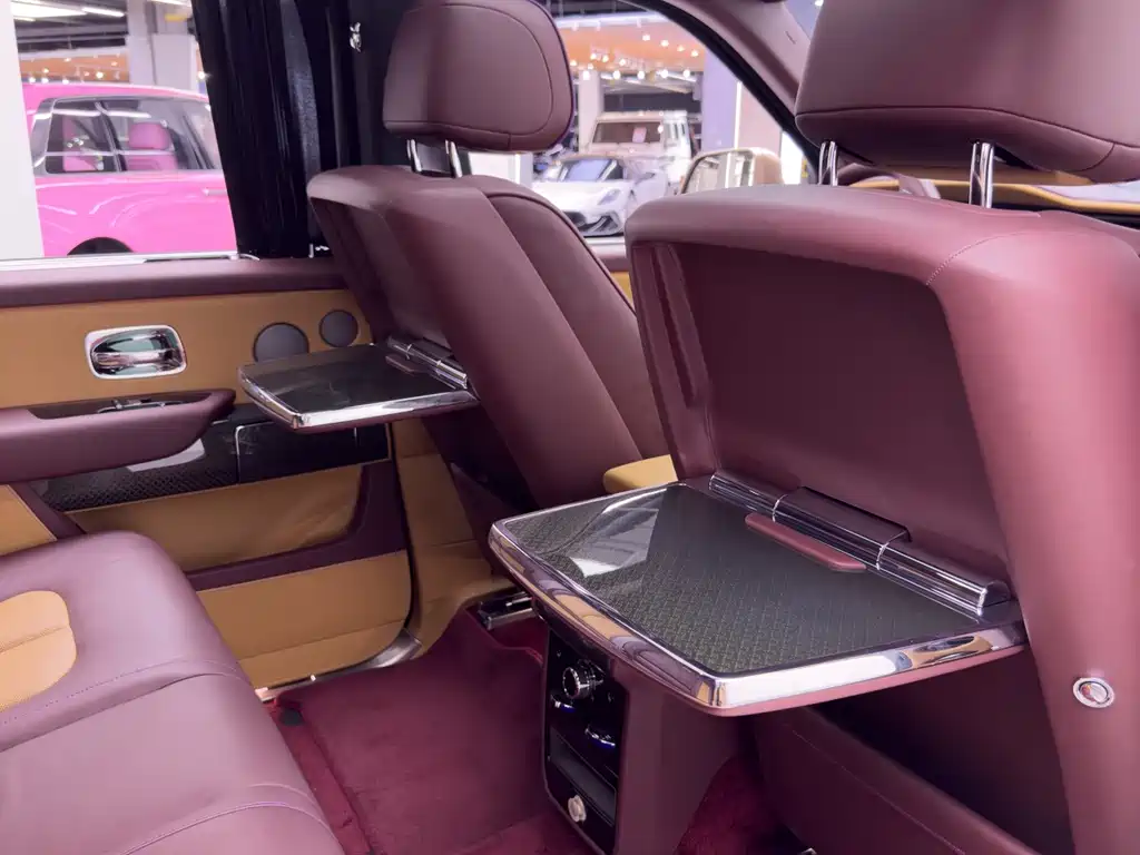 Rolls-Royce Cullinan — миниатюра 38