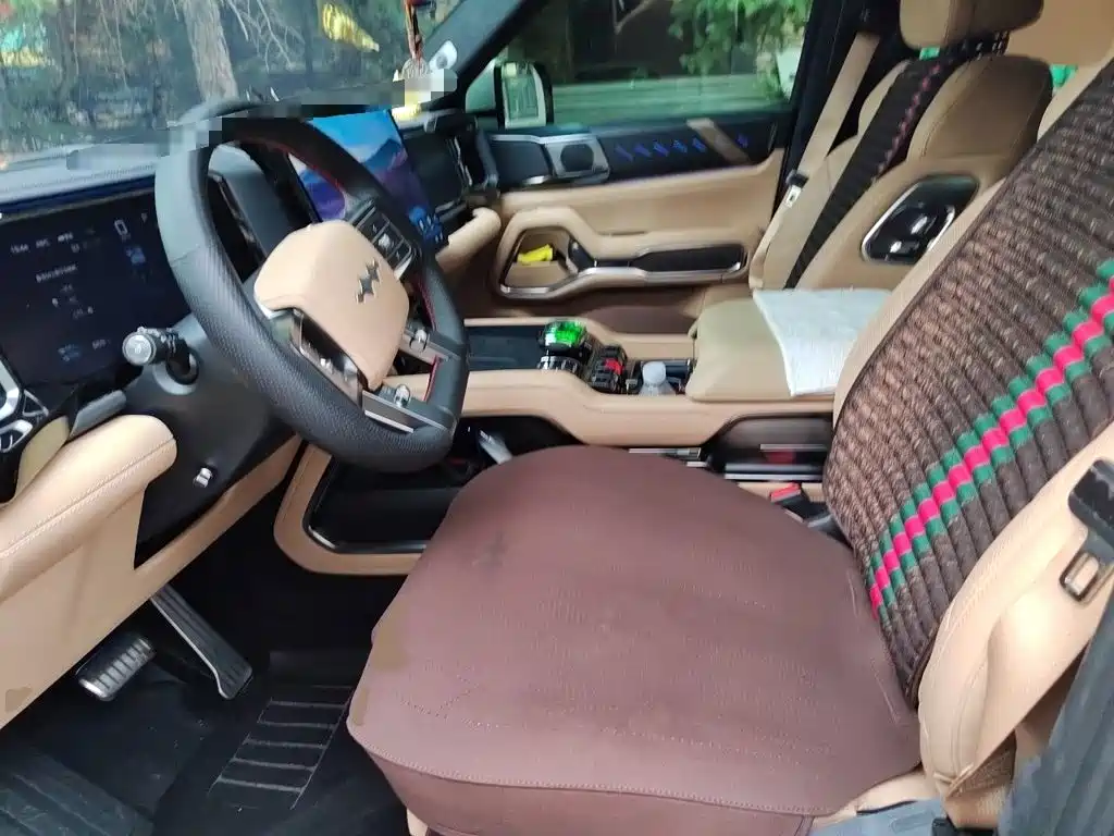 Fangchengbao Leopard 8 8 2025 Flagship 6 мест