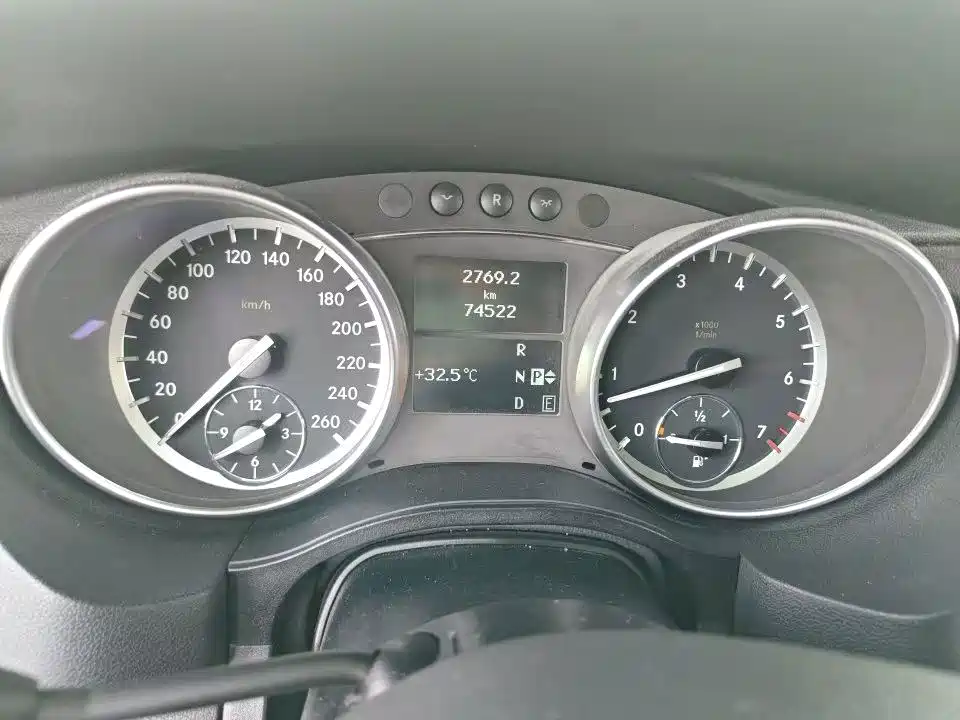 Mercedes-Benz R-Class — миниатюра 3