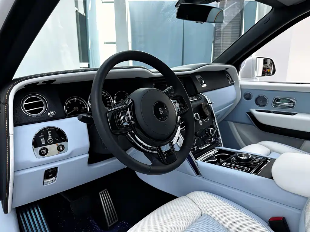 Rolls-Royce Cullinan — миниатюра 17