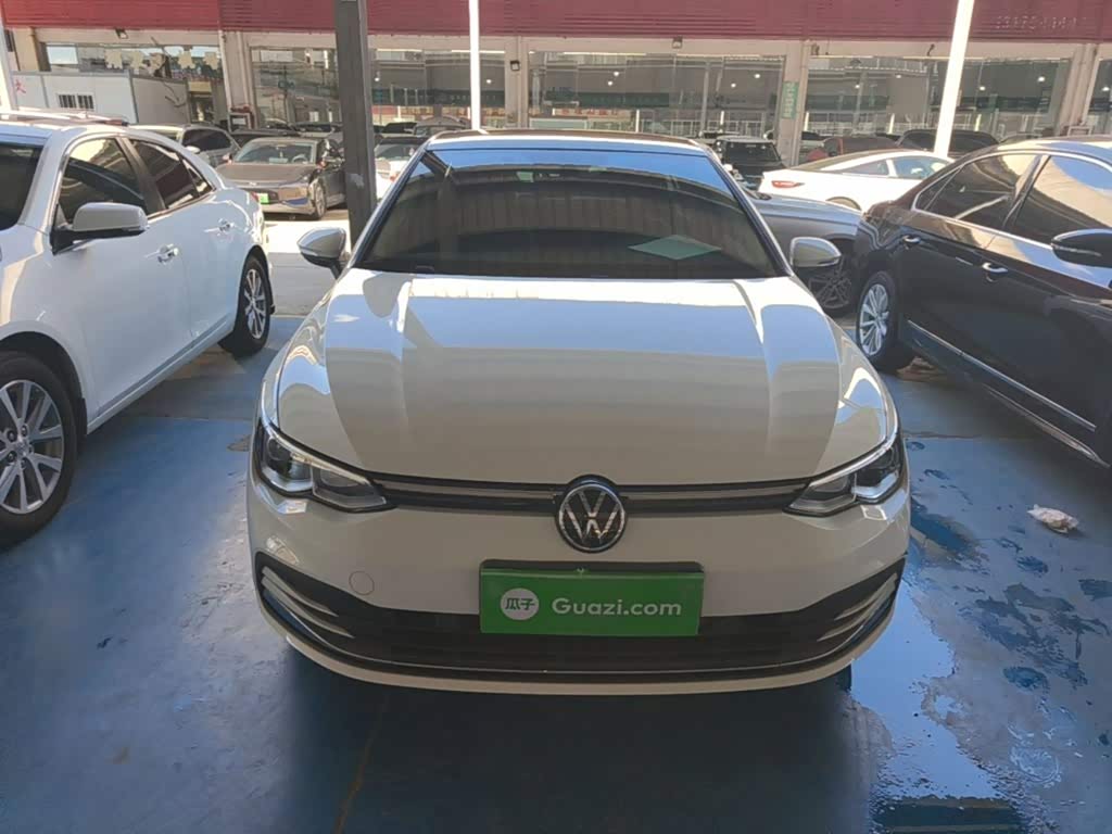 Volkswagen Golf 1.4 л 2022 г. Белый, пробег 37700 км