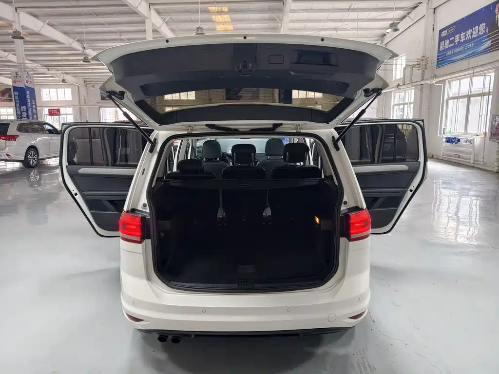 Volkswagen Touran — миниатюра 9