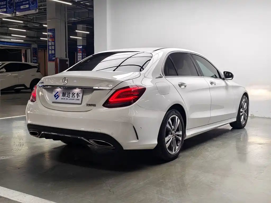Mercedes-Benz C-Class — миниатюра 12