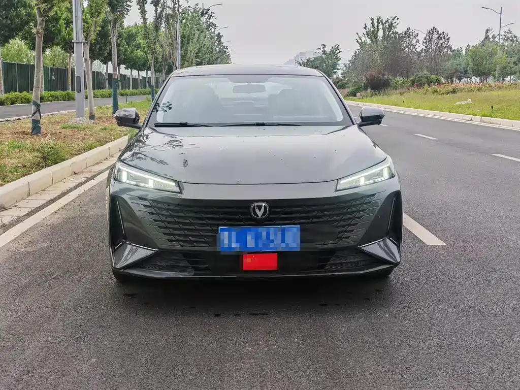 Changan Yida — миниатюра 2