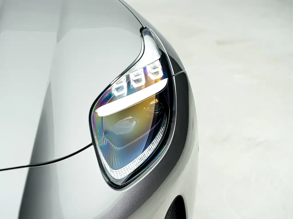 Aston Martin DB12 2025 4.0T V8 Coupe