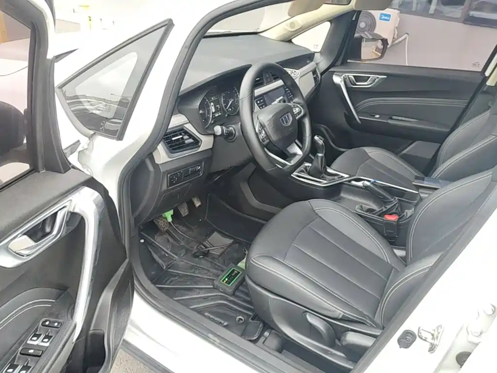 Geely Vision X3 — миниатюра 16