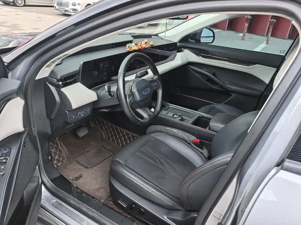 Ford Mondeo — миниатюра 6