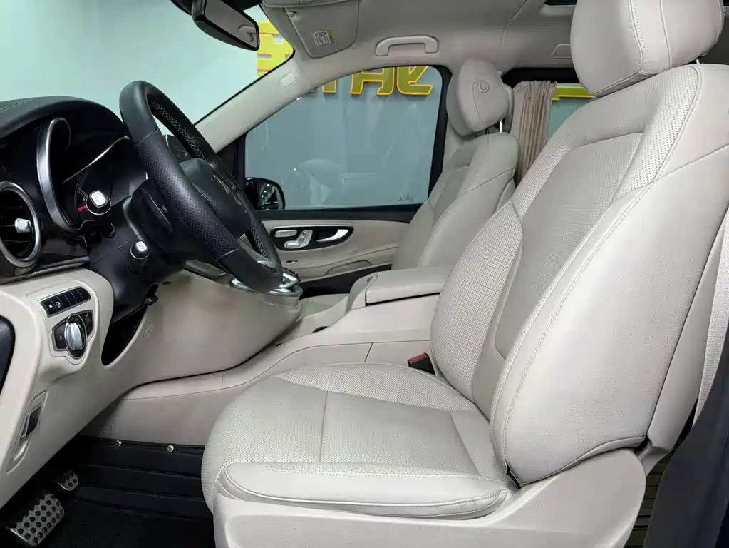 Mercedes-Benz V-Class V 2018 V 260 L Luxury Long Wheelbase VI