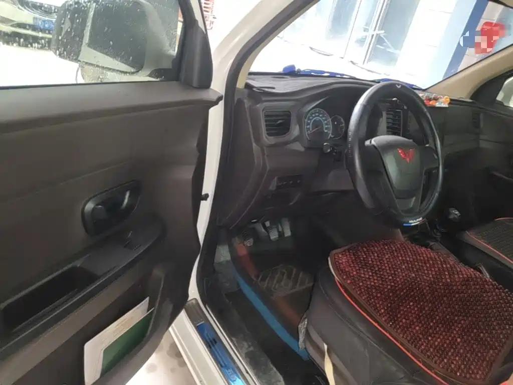 Wuling Hongguang V — миниатюра 21