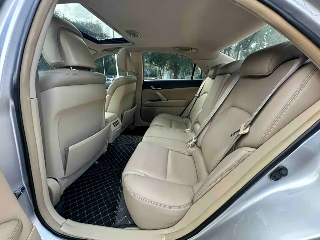 Toyota Reiz — миниатюра 18