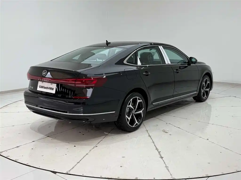 Volkswagen Passat 2026 330TSI Elite