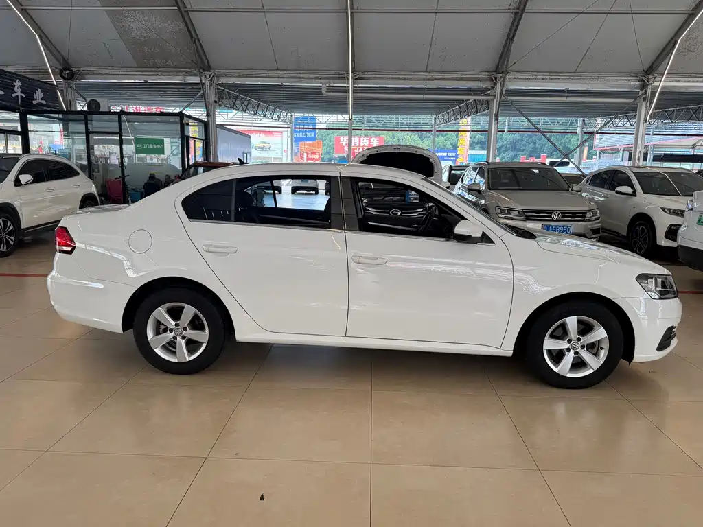 Volkswagen Lavida — миниатюра 7