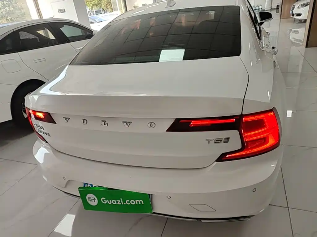 Volvo S90 — миниатюра 6