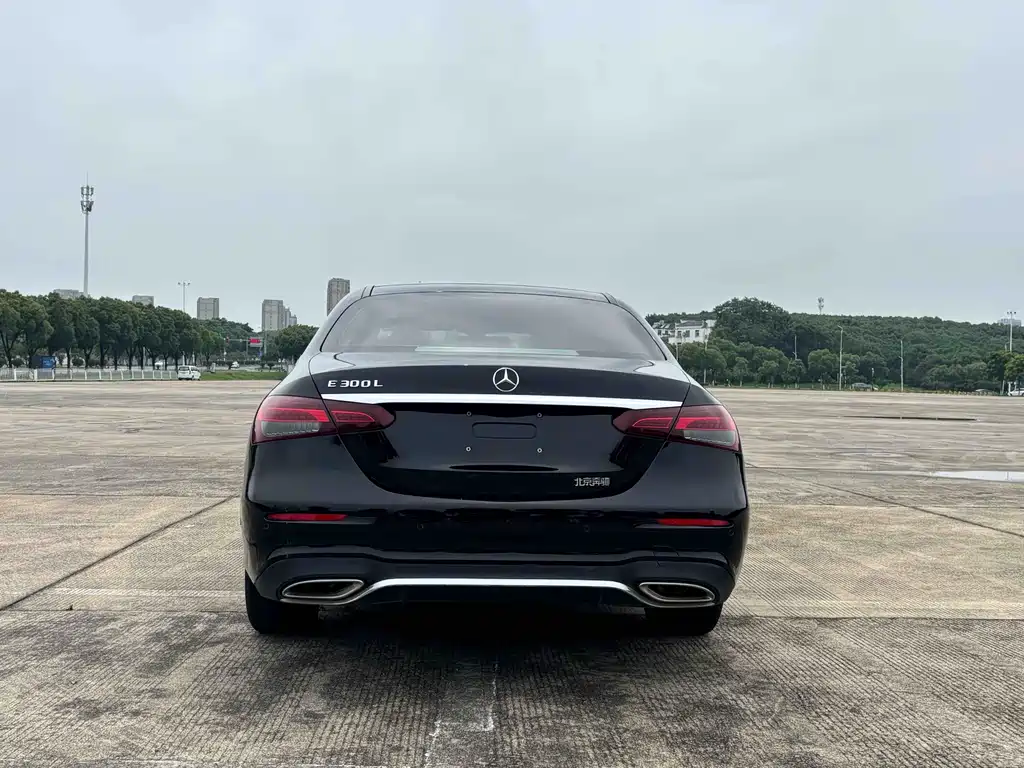 Mercedes-Benz E-Class — миниатюра 5