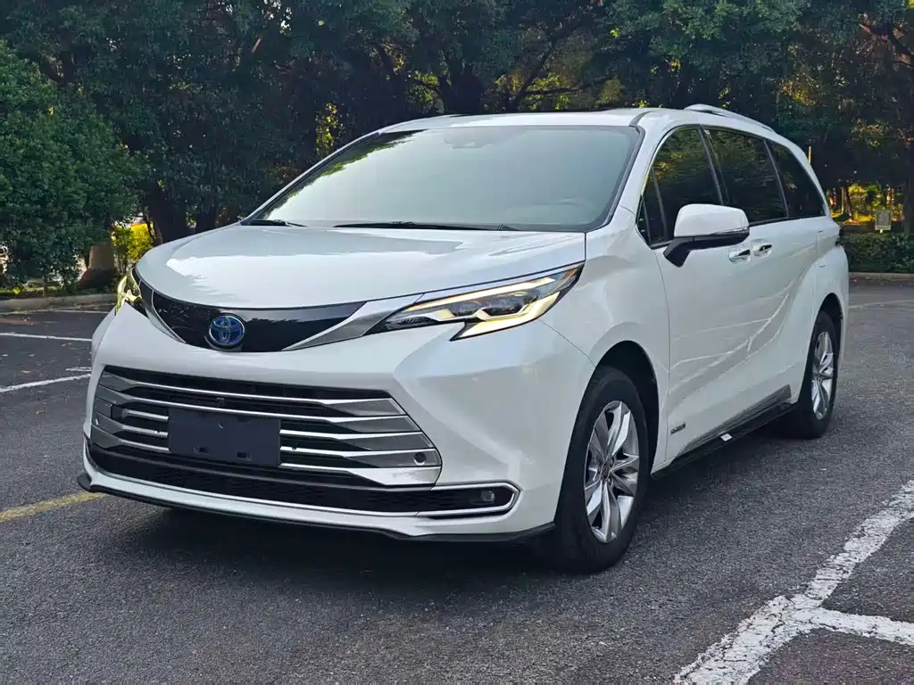 Toyota Sienna — миниатюра 3