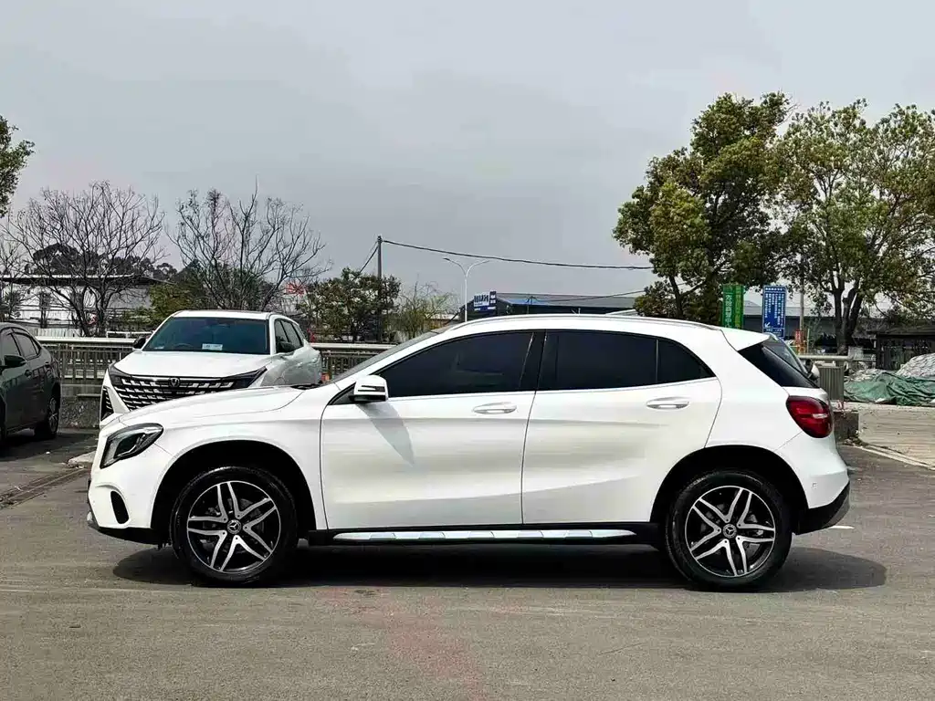 Mercedes-Benz GLA — миниатюра 3