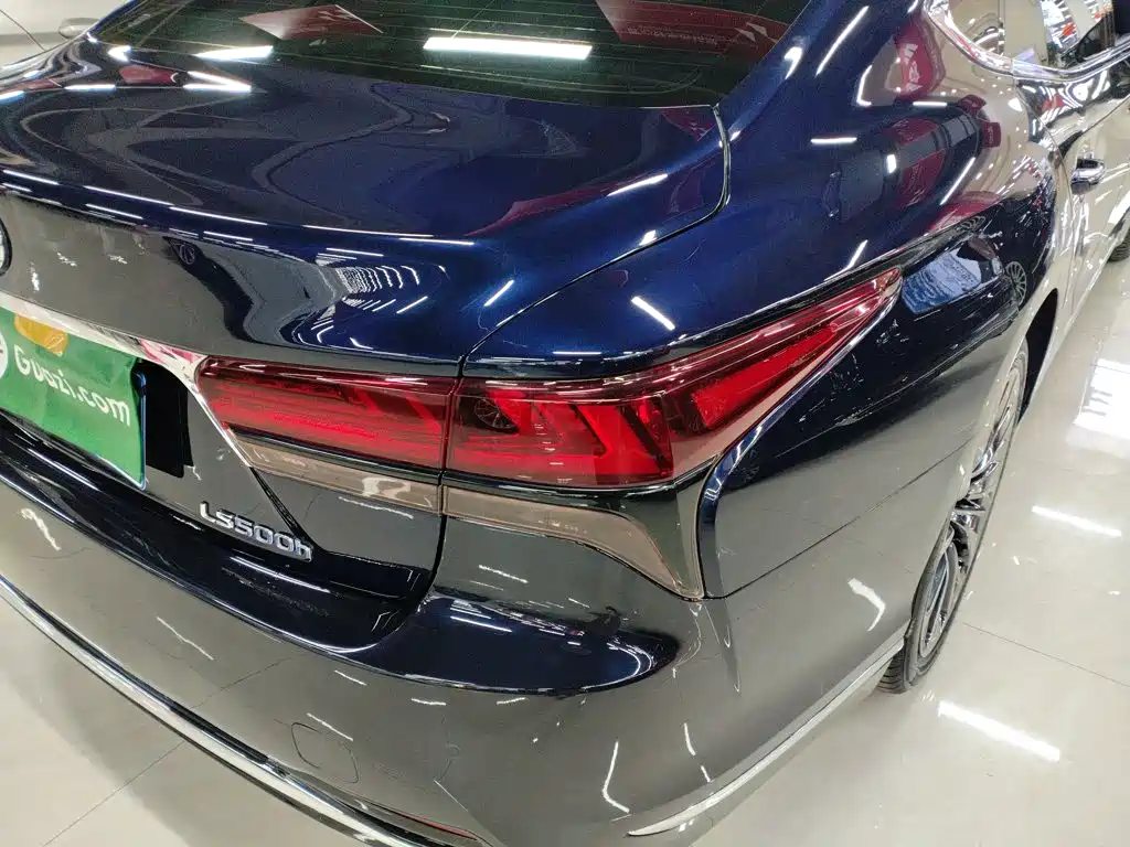 Lexus LS — миниатюра 24