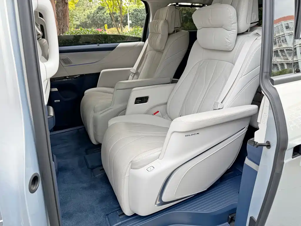 BUICK GL8 NEW ENERGY