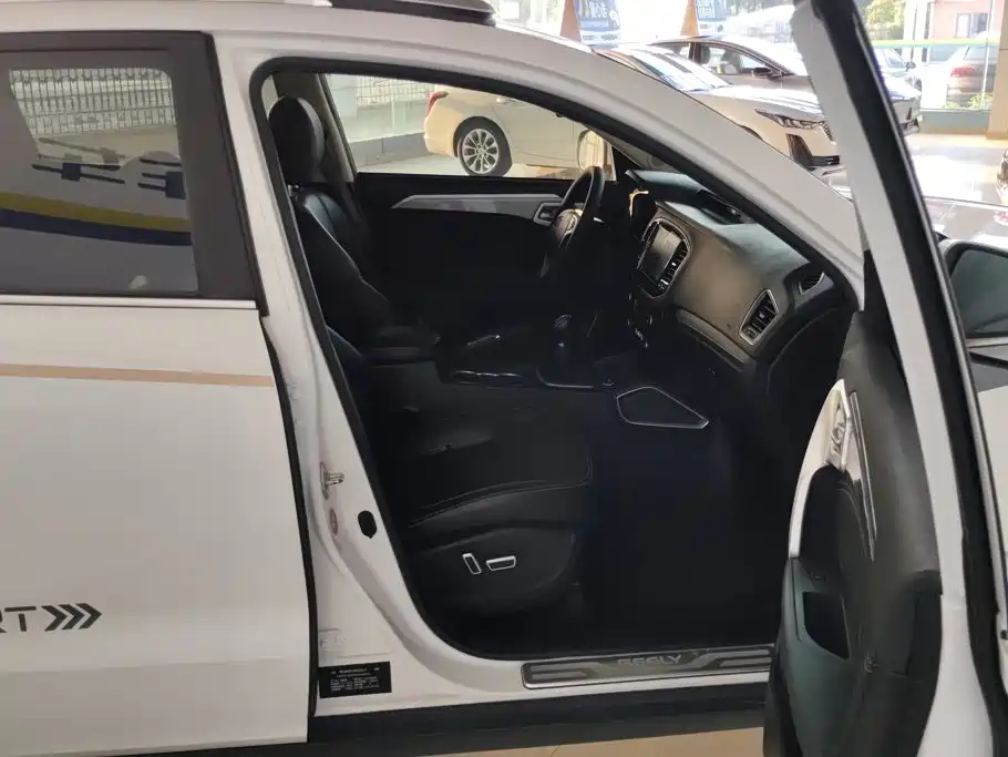 Geely Vision X6 — миниатюра 8