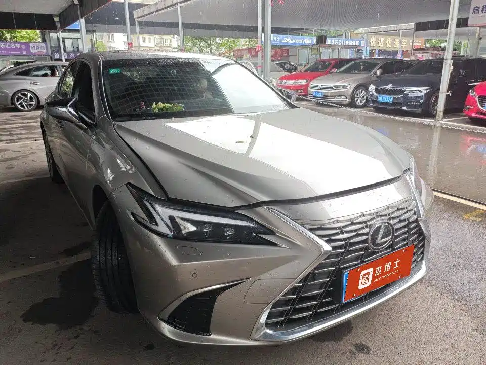 Lexus ES 2025 200 Premium