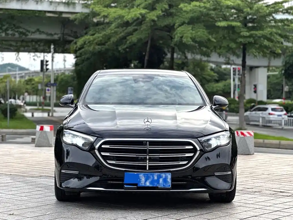 Mercedes-Benz E-Class — миниатюра 3