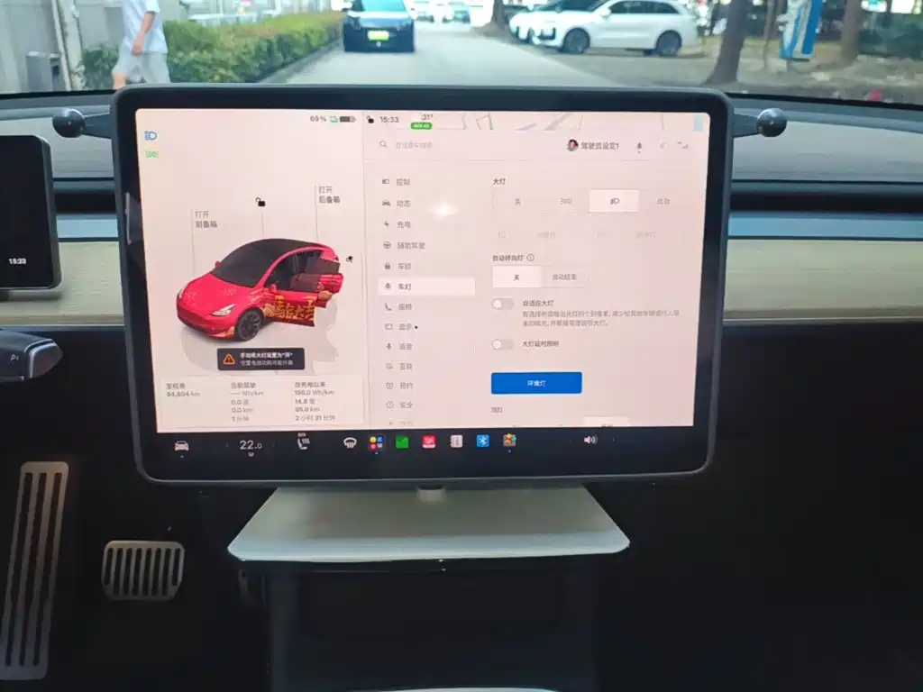 Tesla Model Y — миниатюра 9